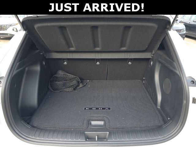 Photo of 2025 Atlas White Hyundai KONA