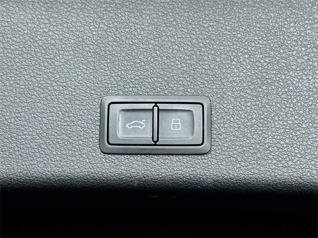 Photo of 2019 Gray Audi e-tron