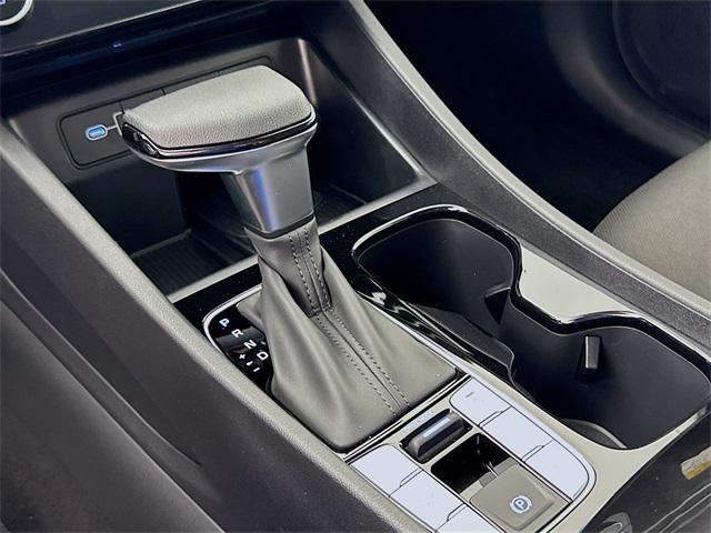 Photo of 2025 Shimmering Silver Hyundai TUCSON