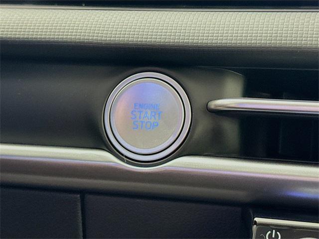 Photo of 2025 Shimmering Silver Hyundai TUCSON