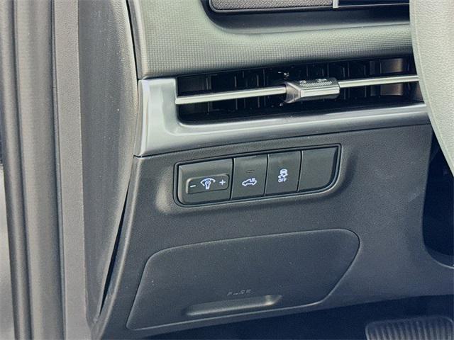 Photo of 2025 Phantom Black Hyundai SANTA CRUZ