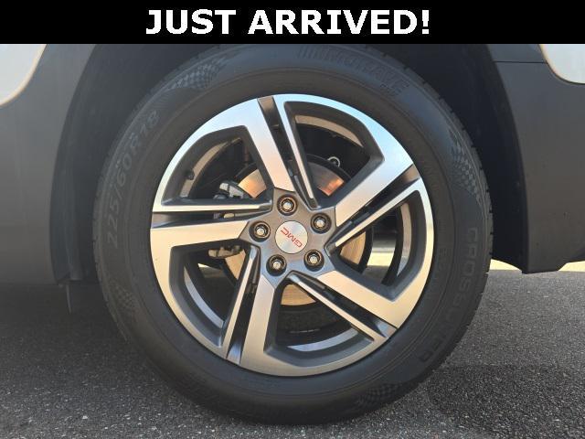 Photo of 2020 Quicksilver Metallic GMC Terrain
