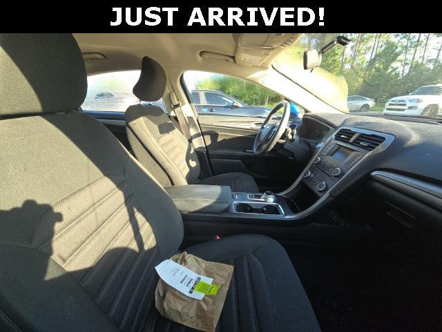 Photo of 2017 Lightning Blue Ford Fusion