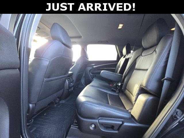 Photo of 2016 Crystal Black Pearl Acura MDX