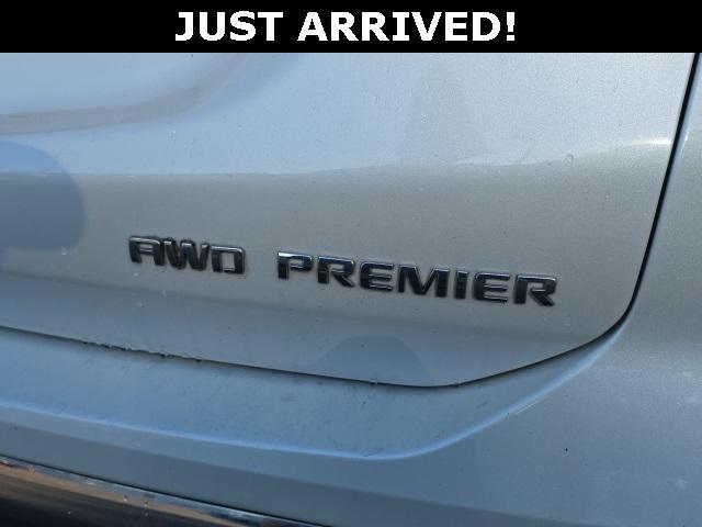 Photo of 2019 Iridescent Pearl Tricoat Chevrolet Equinox