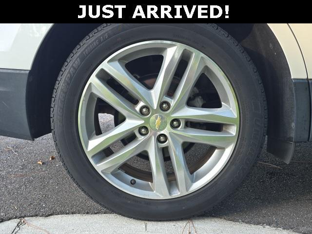 Photo of 2019 Iridescent Pearl Tricoat Chevrolet Equinox