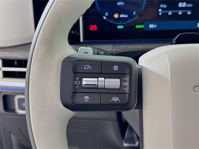 Photo of 2025 Shimmering Silver Hyundai SANTA FE HEV