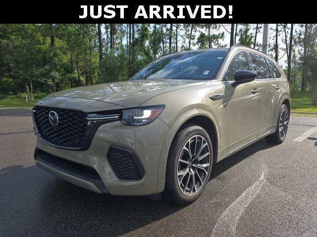 Photo of 2025 Zircon Sand Metallic Mazda CX-70