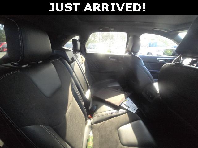 Photo of 2022 Carbonized Gray Metallic Ford Edge