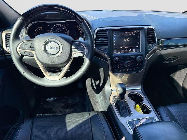 Photo of 2016 Brilliant Black Crystal Pearlcoat Jeep Grand Cherokee