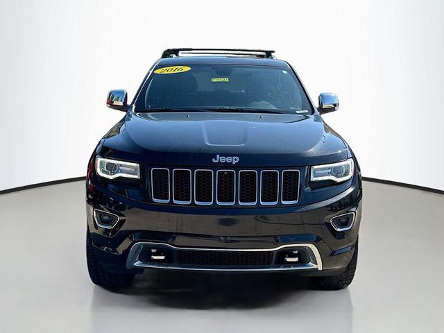 Photo of 2016 Brilliant Black Crystal Pearlcoat Jeep Grand Cherokee