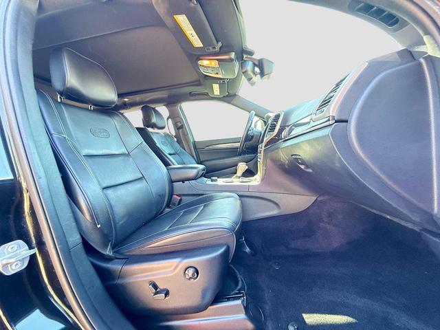 Photo of 2016 Brilliant Black Crystal Pearlcoat Jeep Grand Cherokee