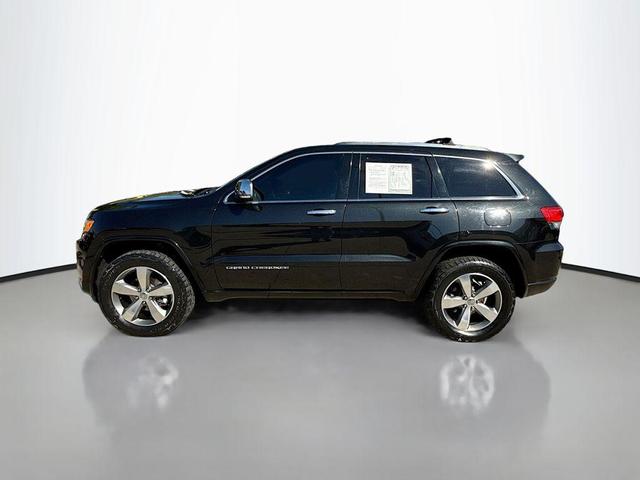 Photo of 2016 Brilliant Black Crystal Pearlcoat Jeep Grand Cherokee