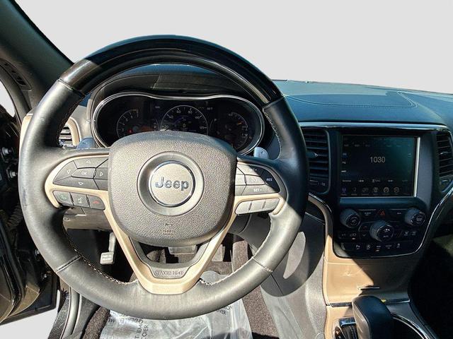 Photo of 2016 Brilliant Black Crystal Pearlcoat Jeep Grand Cherokee