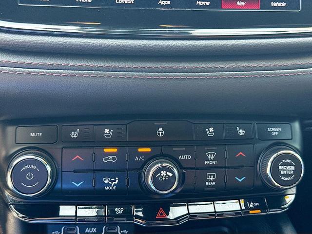 Photo of 2021 White Knuckle Clearcoat Dodge Durango