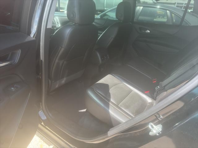 Photo of 2020 Mosaic Black Metallic Chevrolet Equinox