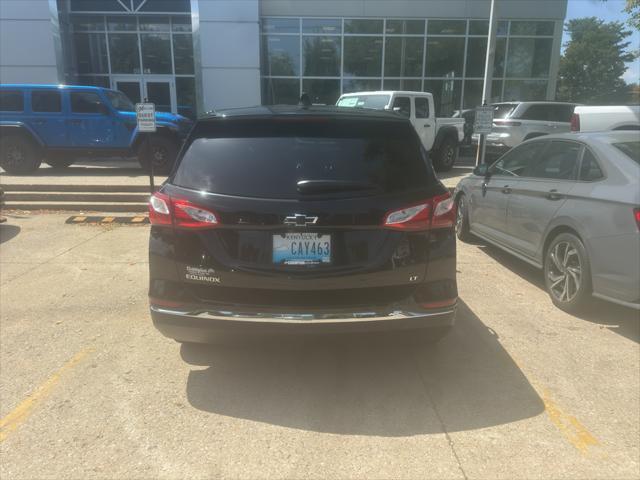Photo of 2020 Mosaic Black Metallic Chevrolet Equinox