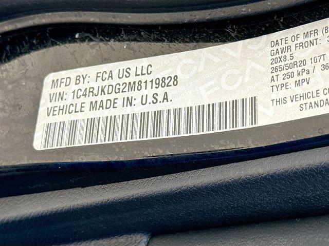 Photo of 2021 Diamond Black Crystal Pearlcoat Jeep Grand Cherokee L