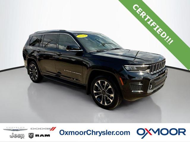 Photo of 2021 Diamond Black Crystal Pearlcoat Jeep Grand Cherokee L