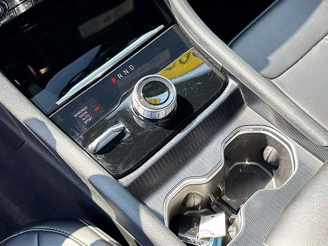 Photo of 2024 Diamond Black Crystal Pearlcoat Jeep Grand Cherokee L