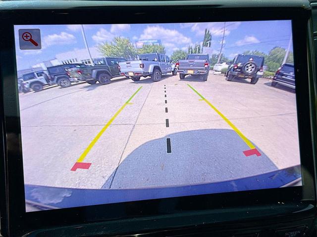 Photo of 2024 Diamond Black Crystal Pearlcoat Jeep Grand Cherokee L