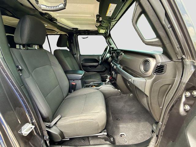 Photo of 2021 Granite Crystal Metallic Clearcoat Jeep Gladiator