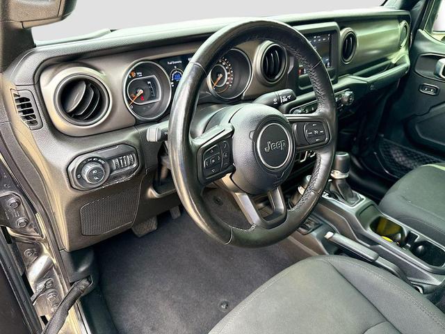 Photo of 2021 Granite Crystal Metallic Clearcoat Jeep Gladiator