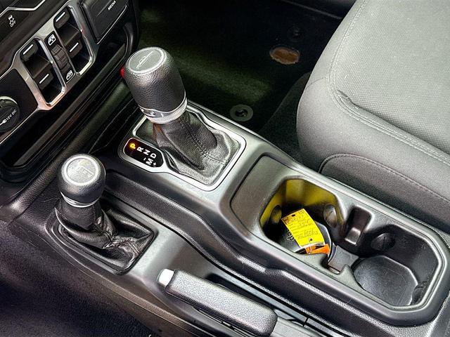 Photo of 2021 Granite Crystal Metallic Clearcoat Jeep Gladiator