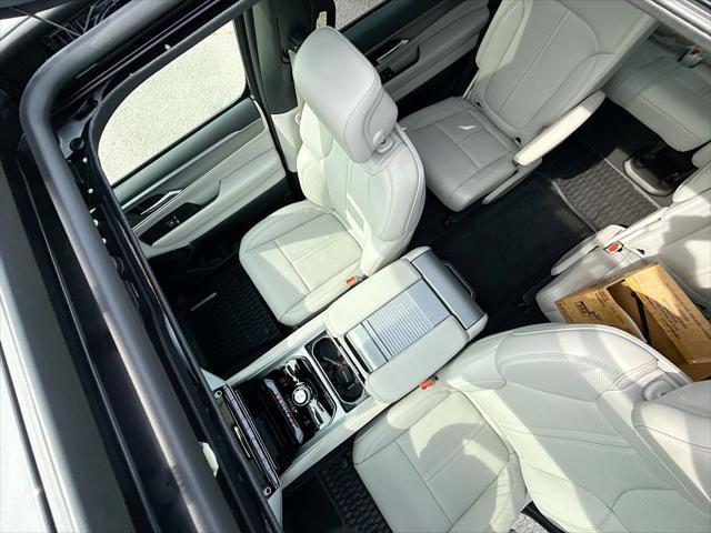Photo of 2025 Baltic Gray Metallic Clearcoat Jeep Wagoneer L