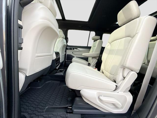 Photo of 2025 Baltic Gray Metallic Clearcoat Jeep Wagoneer L