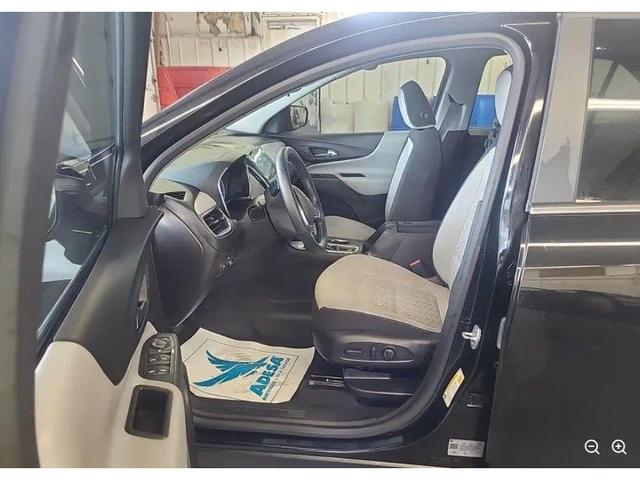 Photo of 2023 Mosaic Black Metallic Chevrolet Equinox