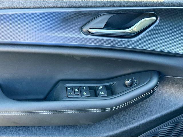 Photo of 2025 Diamond Black Crystal Pearlcoat Jeep Grand Cherokee