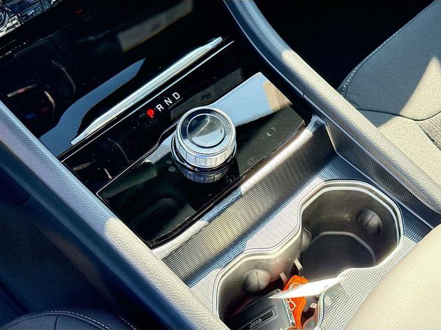 Photo of 2025 Diamond Black Crystal Pearlcoat Jeep Grand Cherokee