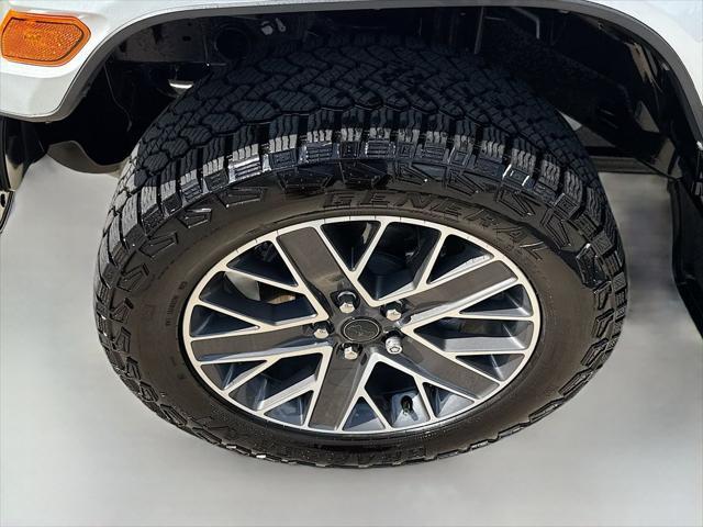 Photo of 2024 Silver Zynith Clearcoat Jeep Wrangler 4xe