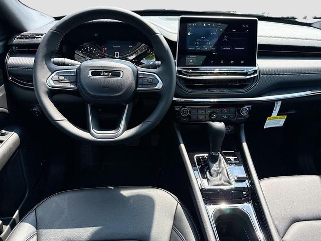 Photo of 2025 Blk Jeep Compass
