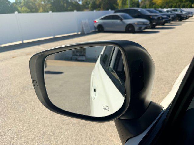 Photo of 2023 Crystal White Pearl Subaru Forester
