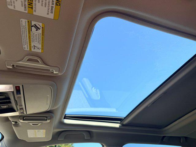 Photo of 2023 Crystal White Pearl Subaru Forester