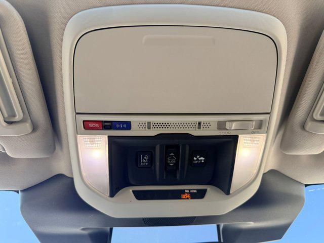Photo of 2023 Crystal White Pearl Subaru Forester