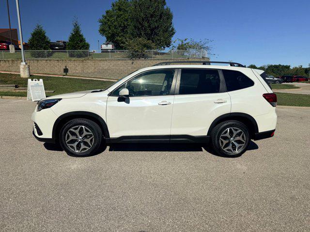 Photo of 2023 Crystal White Pearl Subaru Forester