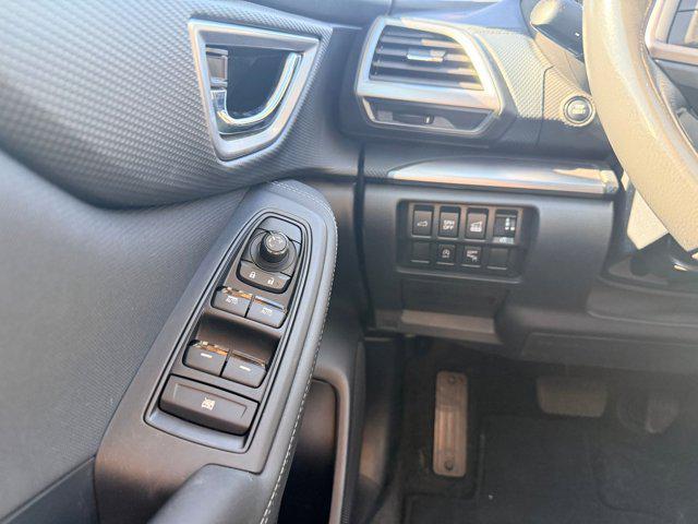 Photo of 2023 Crystal White Pearl Subaru Forester
