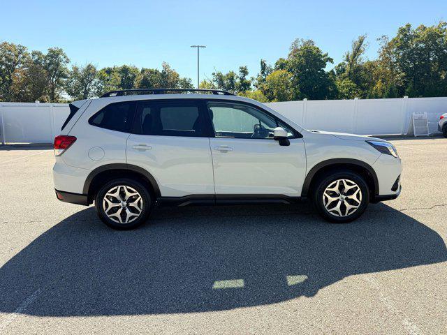 Photo of 2023 Crystal White Pearl Subaru Forester