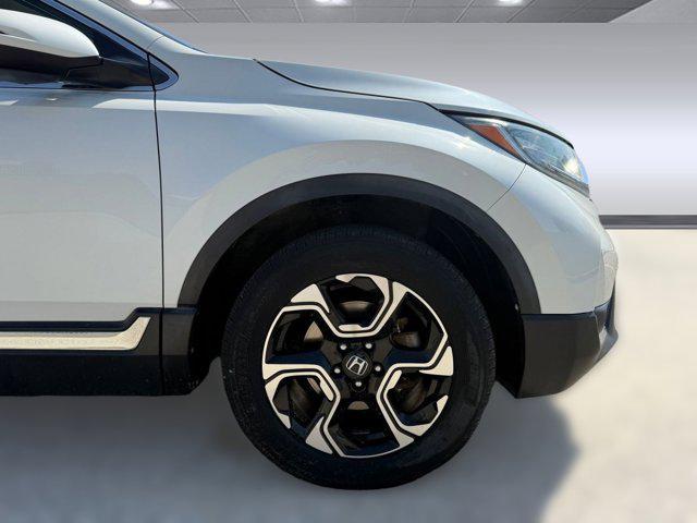 Photo of 2018 White Diamond Pearl Honda CR-V