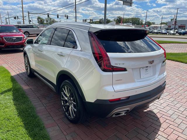 Photo of 2019 Crystal White Tri-Coat Cadillac XT4