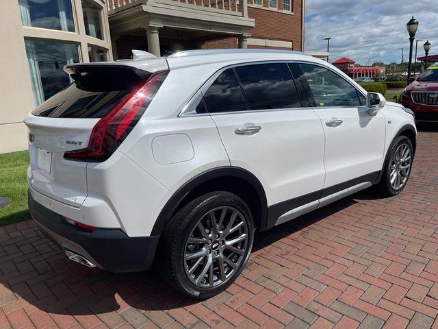 Photo of 2019 Crystal White Tri-Coat Cadillac XT4