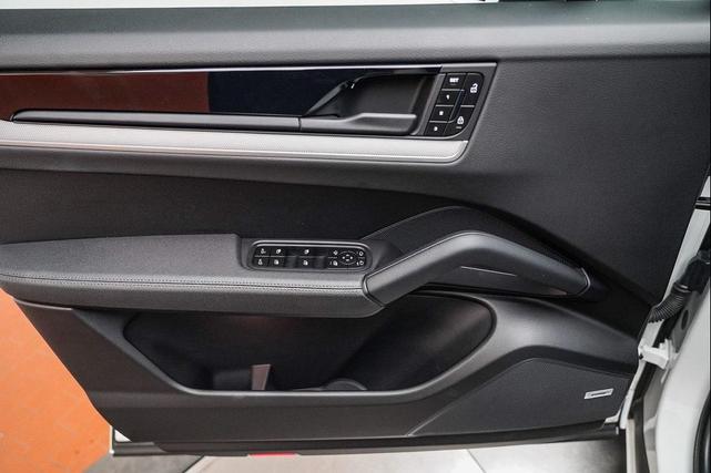 Photo of 2025 White Porsche Cayenne