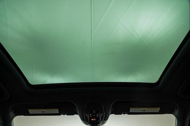 Photo of 2025 White Porsche Cayenne