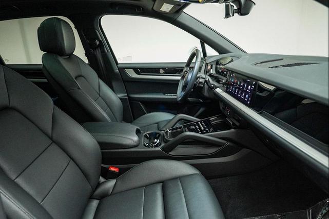 Photo of 2025 White Porsche Cayenne