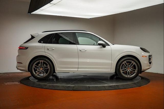 Photo of 2025 White Porsche Cayenne