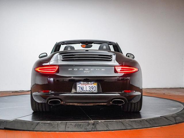 Photo of 2016 Black Porsche 911
