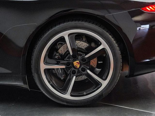 Photo of 2016 Black Porsche 911